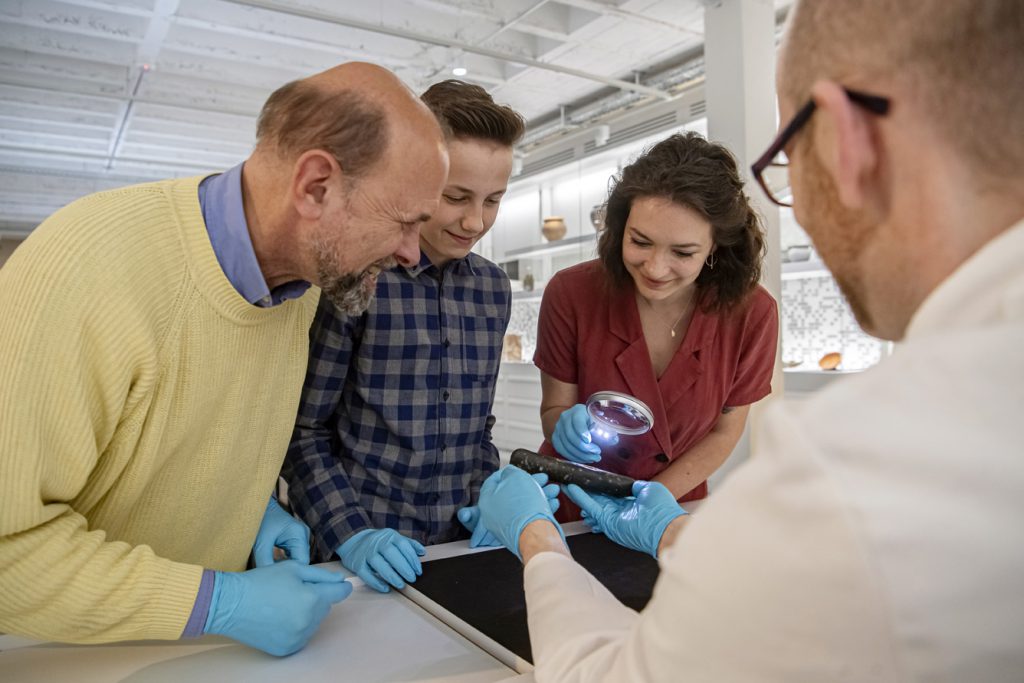 ARTIS-Uli Deck// 19.05.2019 Badisches Landesmuseum im Schloss Karlsruhe, Ausstellung- Archaeologie in Baden - Expothek¹
 -ARTIS-ULI DECK,  Werrabronner Strasse 19 
D-76229 KARLSRUHE TEL:  0049 (0) 721-84 38 77 
FAX:  0049 (0) 721 84 38 93  
Mobil: 0049 (0) 172 7292636
E-Mail:  deck@artis-foto.de
www.artis-foto.de
Veröffentlichung nur mit Namensnennung: ARTIS-Uli Deck
Es gelten meine AGB., abrufbar unter :    http://artis-foto.de/agb01_2008_DE.pdf